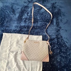 Michael Kors Nicole Large logo crossbody